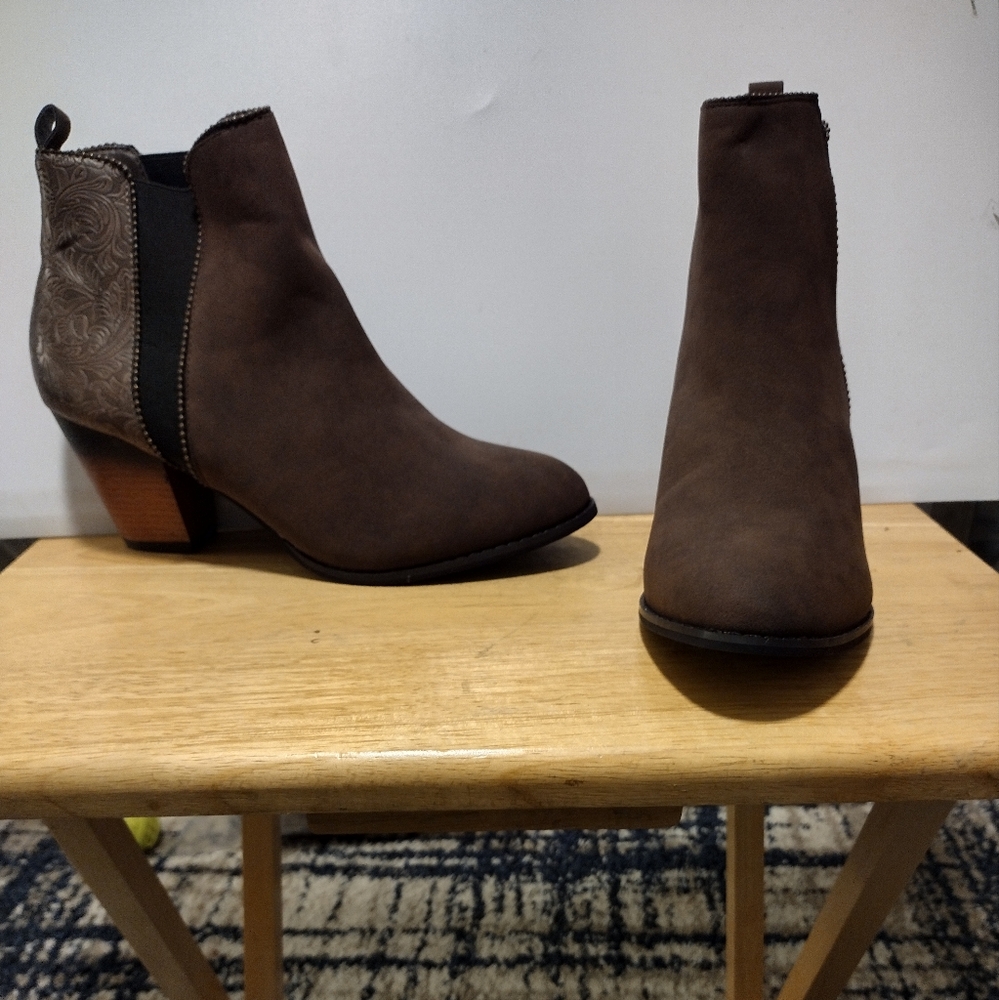 Brown wedge boots